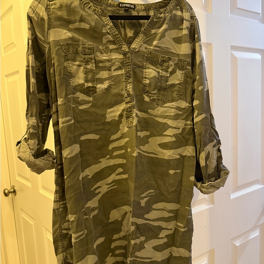 Express Women's Green Camouflage Long Sleeve Dress